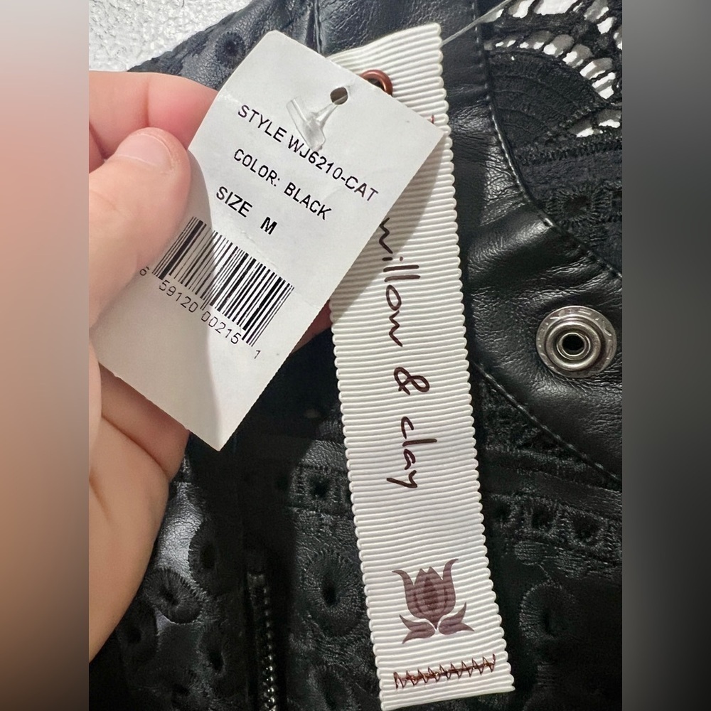 Willow & Clay NWT Eyelet Lace Vegan Leather Jacket - Medium - Picture 12 of 13